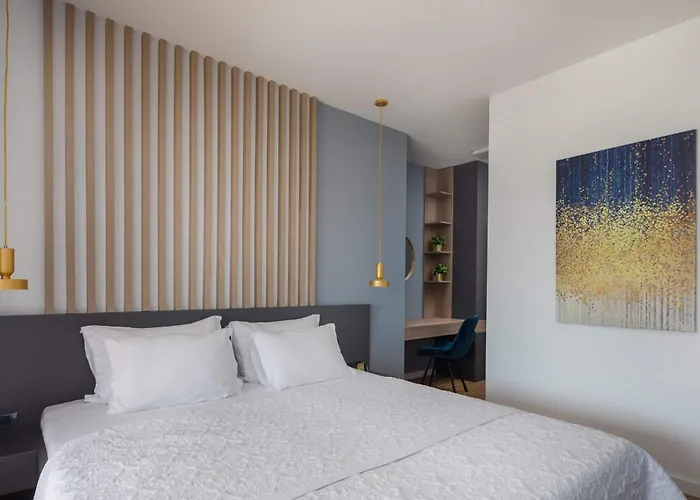 Lijub Seafront - 4 Bedroom - Stunning Sea Views - Gym And Wifi 别墅 特罗吉尔